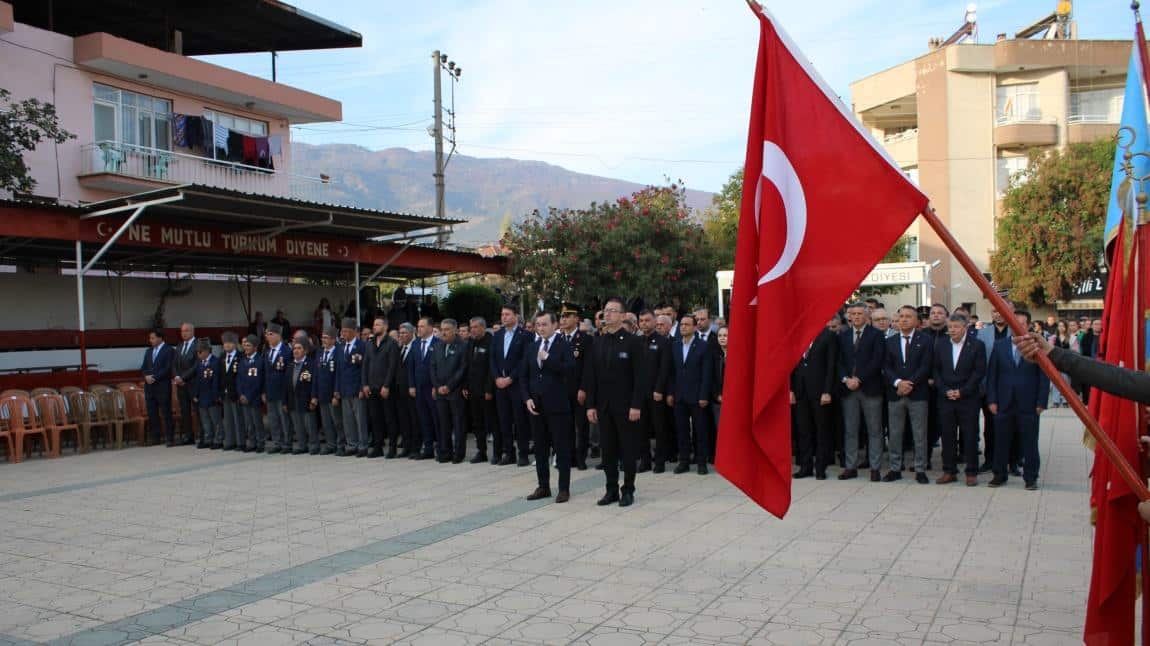 İLÇEMİZDE 10 KASIM ATATÜRK´Ü ANMA TÖRENİ YAPILDI